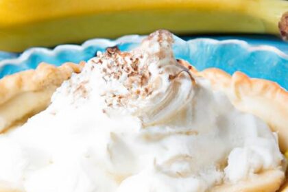 Velvety Banana Cream Pie: A Classic Dessert Delight